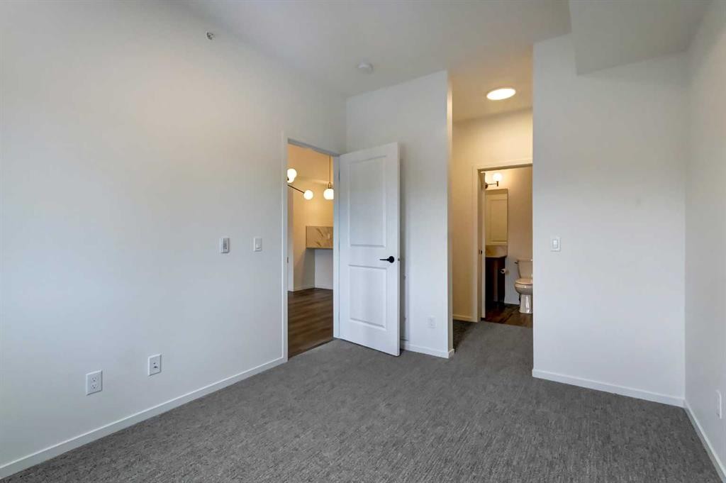 407-140 Mahogany Street, Calgary, AB - Indoor Photo Showing Other Room