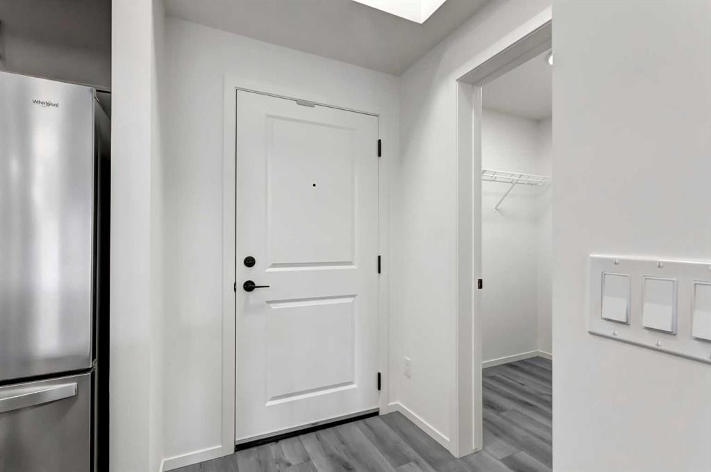 407-140 Mahogany Street, Calgary, AB - Indoor Photo Showing Other Room