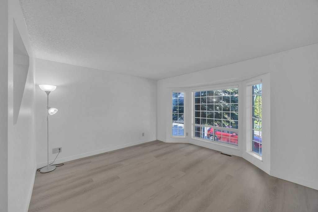 67 Martinwood Road Ne, Calgary, AB - Indoor Photo Showing Other Room