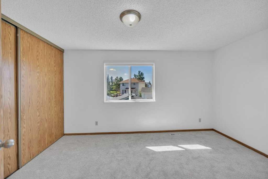 67 Martinwood Road Ne, Calgary, AB - Indoor Photo Showing Other Room