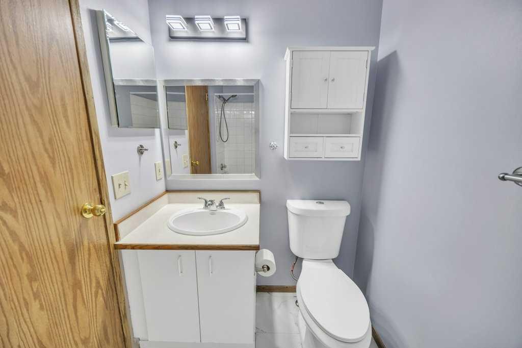 67 Martinwood Road Ne, Calgary, AB - Indoor Photo Showing Bathroom