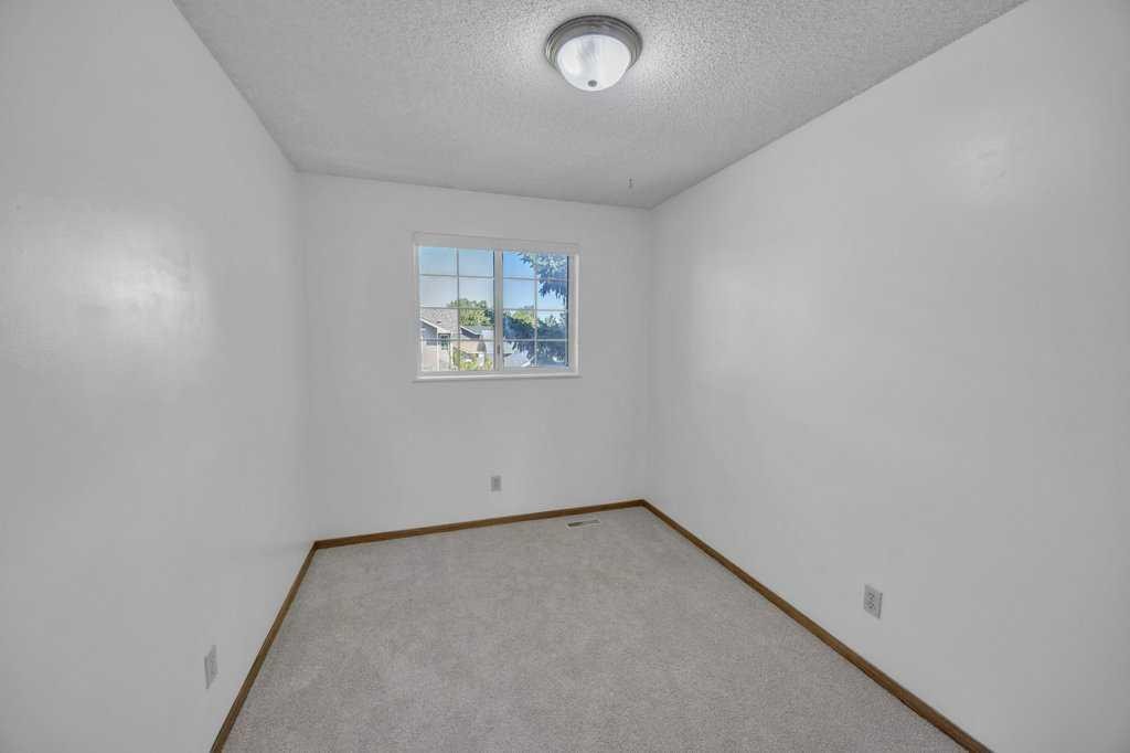 67 Martinwood Road Ne, Calgary, AB - Indoor Photo Showing Other Room