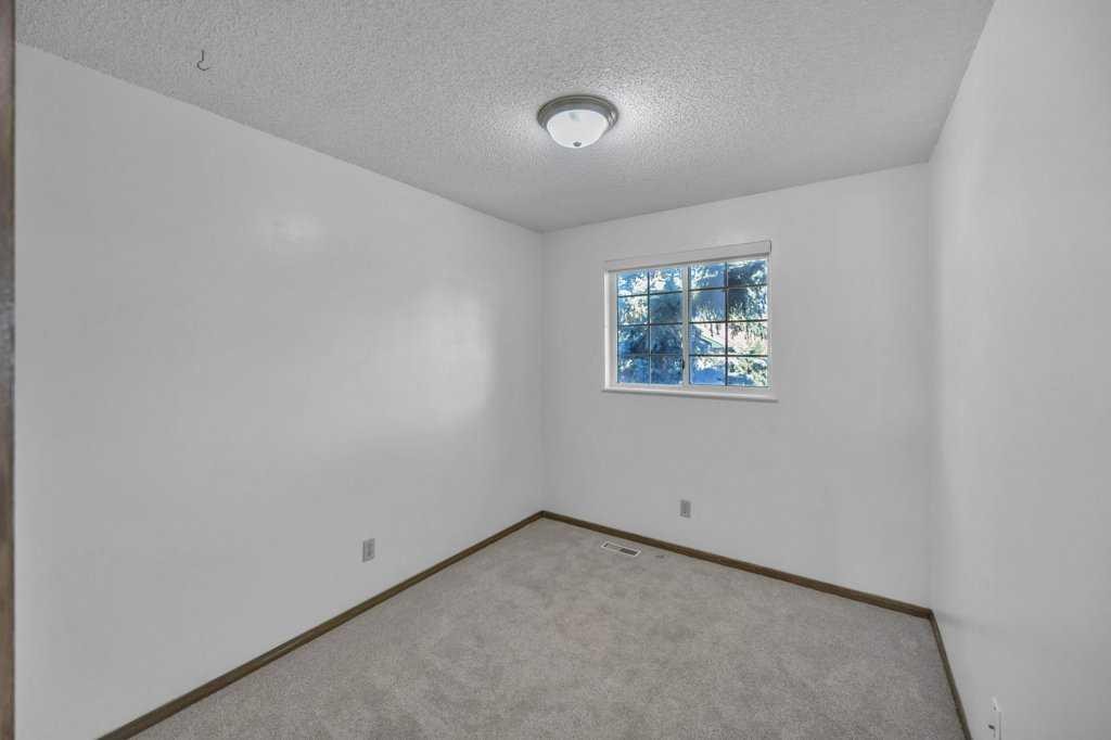 67 Martinwood Road Ne, Calgary, AB - Indoor Photo Showing Other Room