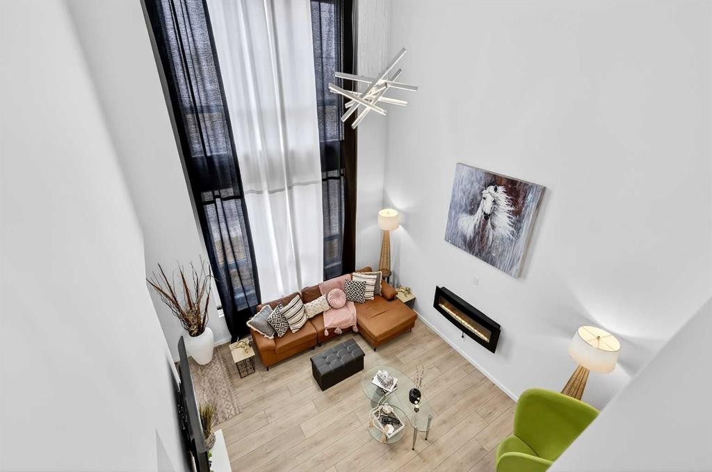 42 Heirloom Manor Se, Calgary, AB - Indoor Photo Showing Other Room