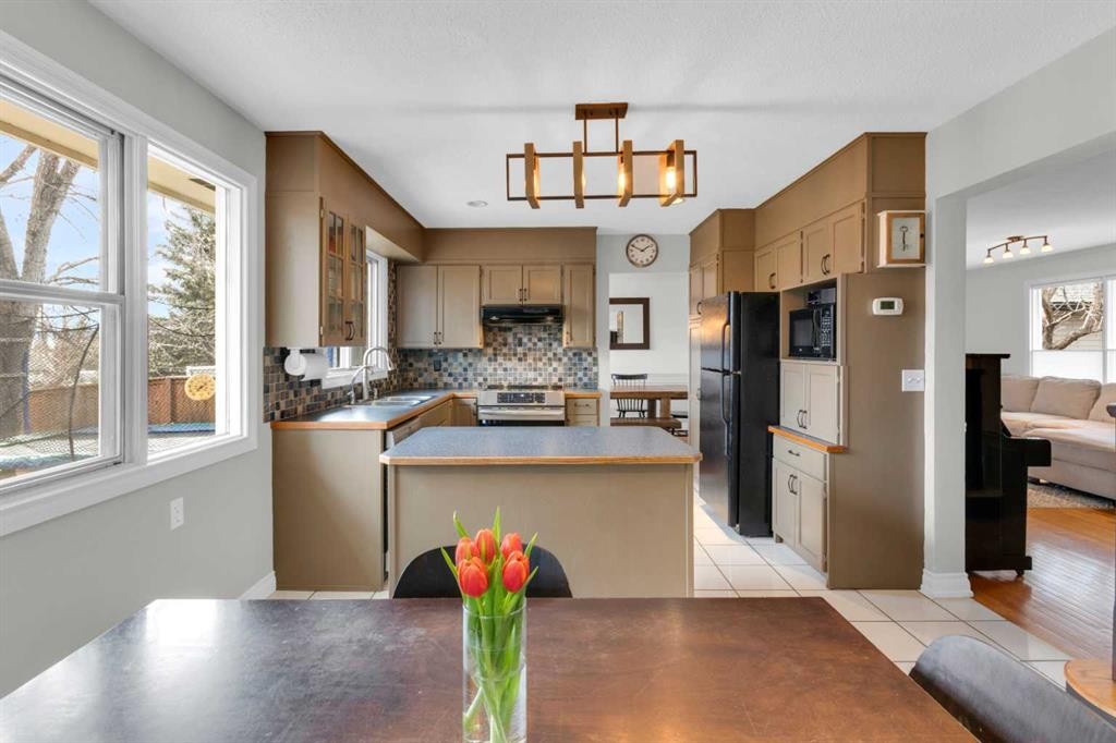 356 Cannington Place Sw, Calgary, AB - Indoor