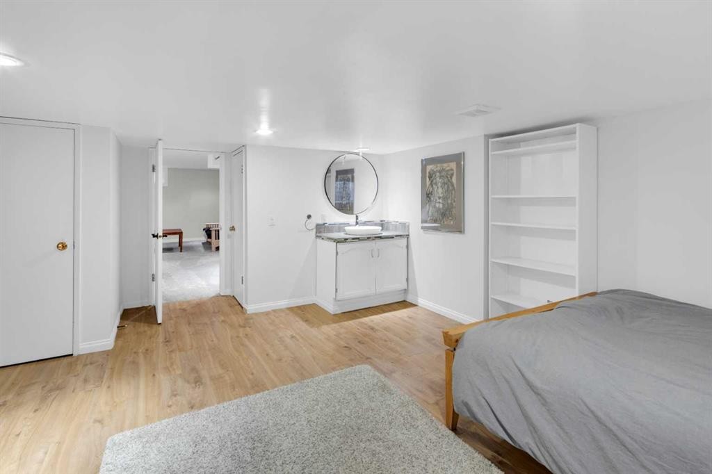 356 Cannington Place Sw, Calgary, AB - Indoor Photo Showing Bedroom