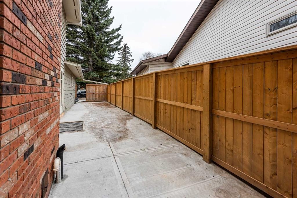 356 Cannington Place Sw, Calgary, AB - Outdoor With Exterior