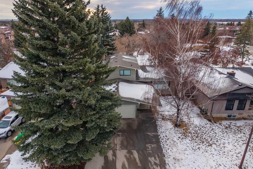 356 Cannington Place Sw, Calgary, AB - Outdoor With View