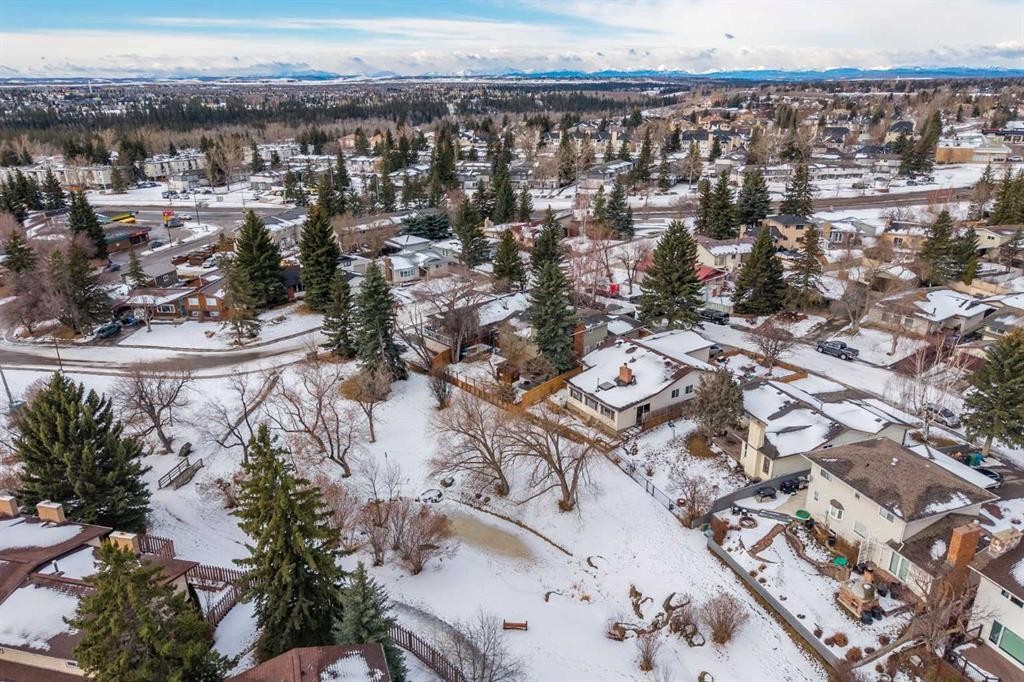 356 Cannington Place Sw, Calgary, AB - Outdoor With View