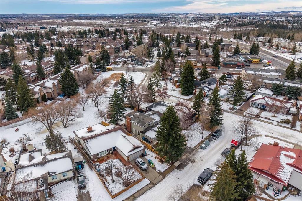 356 Cannington Place Sw, Calgary, AB - Outdoor With View