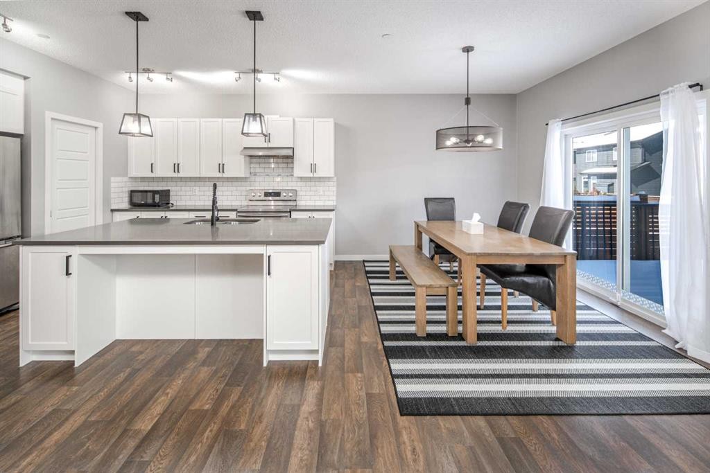 80 Howse Manor Ne, Calgary, AB - Indoor Photo Showing Other Room