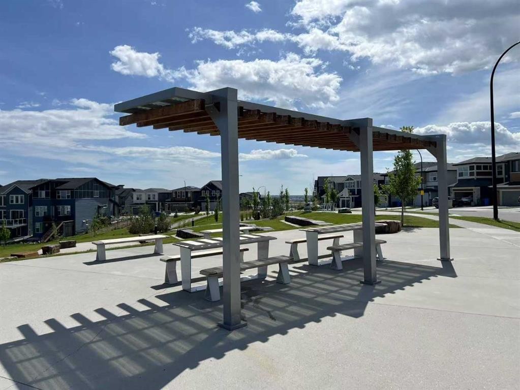 80 Howse Manor Ne, Calgary, AB - Outdoor