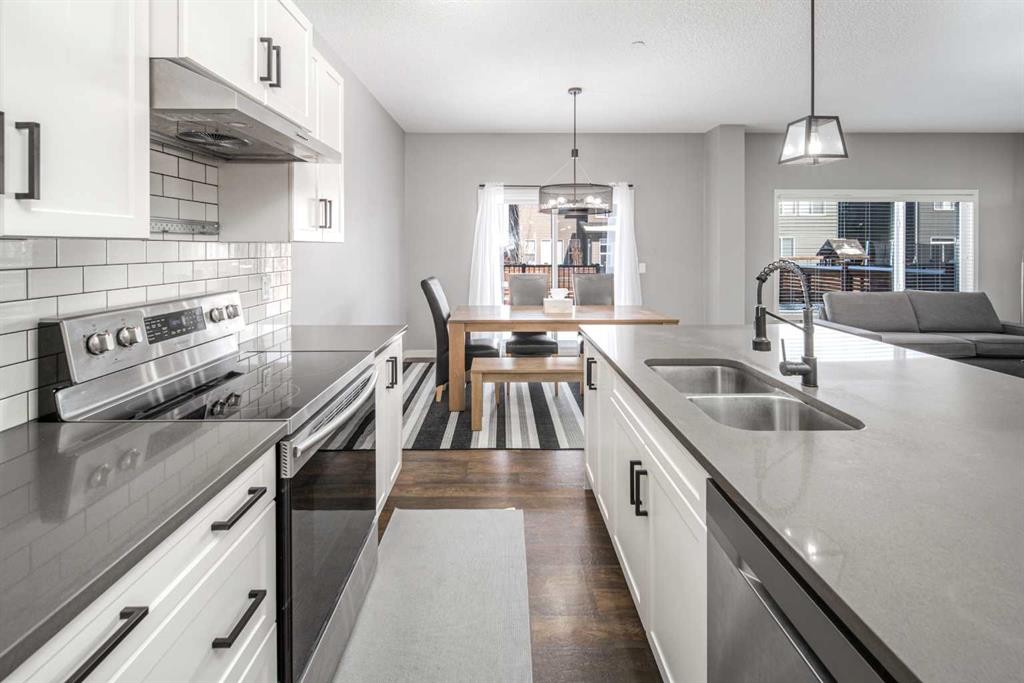 80 Howse Manor Ne, Calgary, AB - Indoor Photo Showing Kitchen With Stainless Steel Kitchen With Double Sink With Upgraded Kitchen