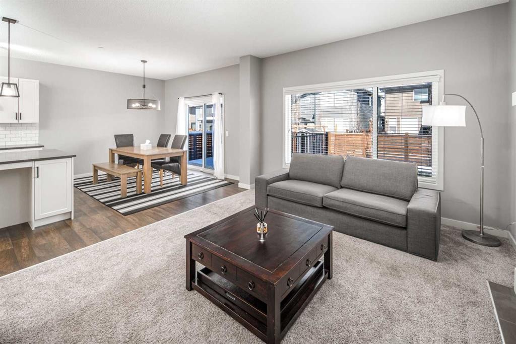 80 Howse Manor Ne, Calgary, AB - Indoor Photo Showing Living Room