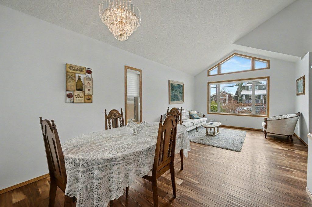 16 Straddock Crescent Sw, Calgary, AB - Indoor Photo Showing Dining Room