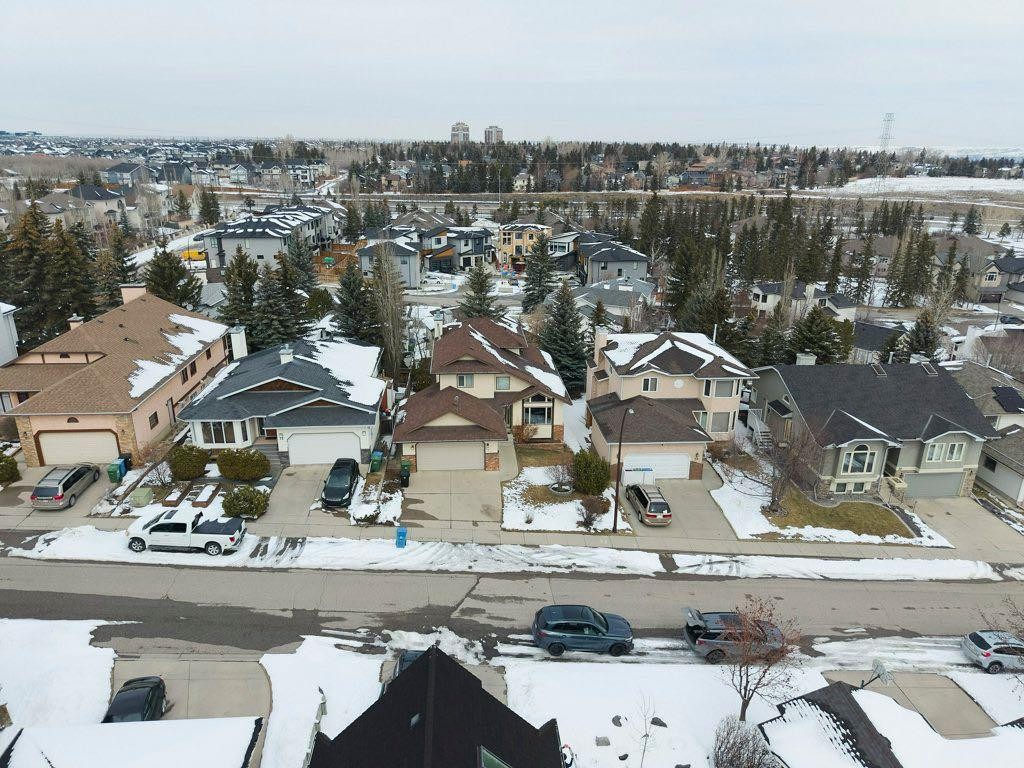 16 Straddock Crescent Sw, Calgary, AB - Outdoor With View
