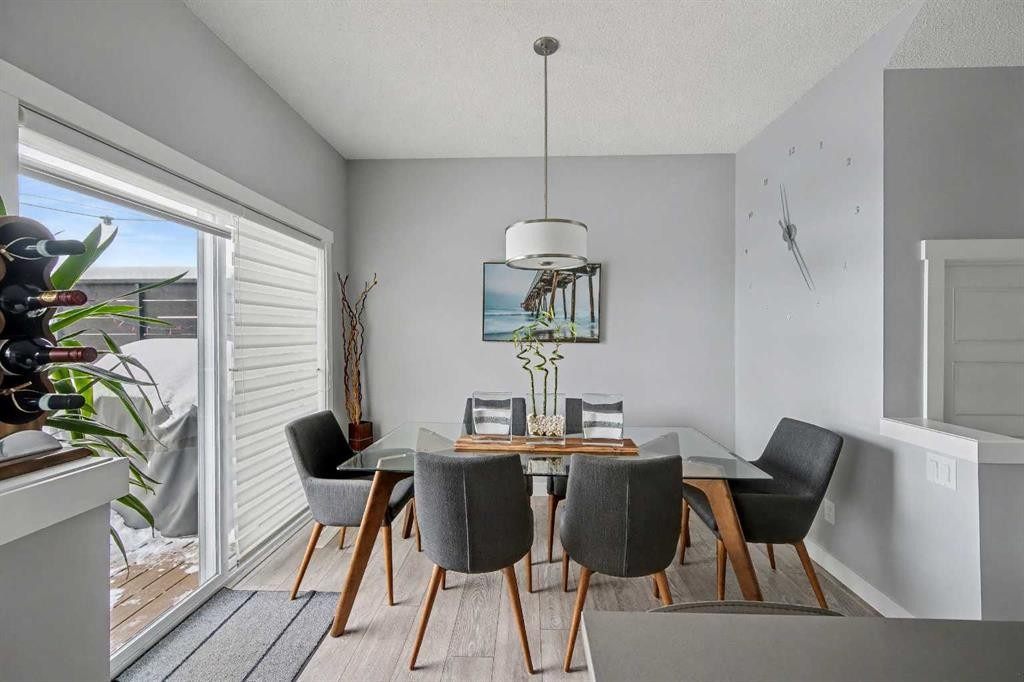 38 Sage Bluff Gate Nw, Calgary, AB - Indoor Photo Showing Dining Room