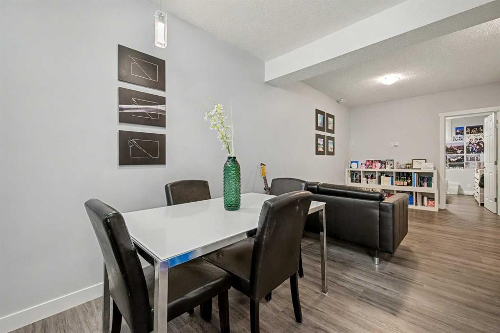 38 Sage Bluff Gate Nw, Calgary, AB - Indoor Photo Showing Dining Room