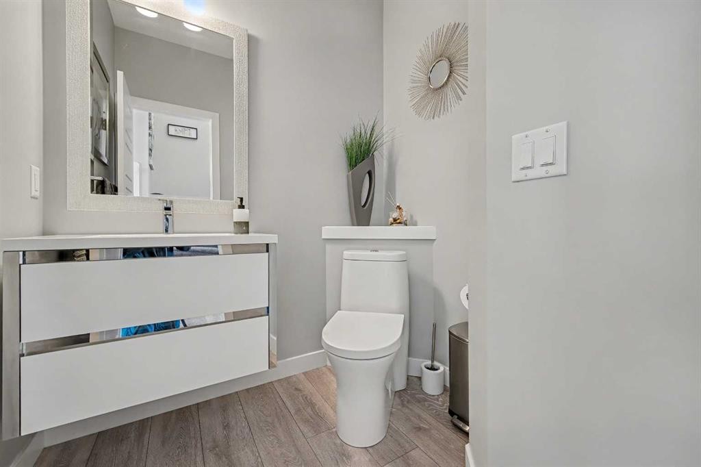 38 Sage Bluff Gate Nw, Calgary, AB - Indoor Photo Showing Bathroom