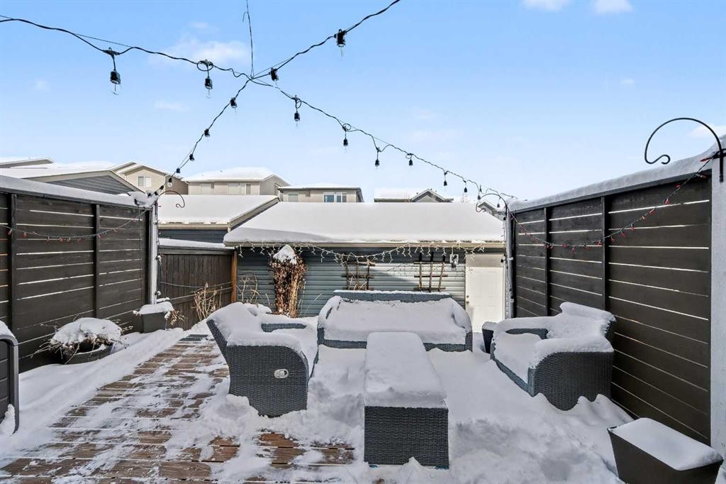 38 Sage Bluff Gate Nw, Calgary, AB - Outdoor