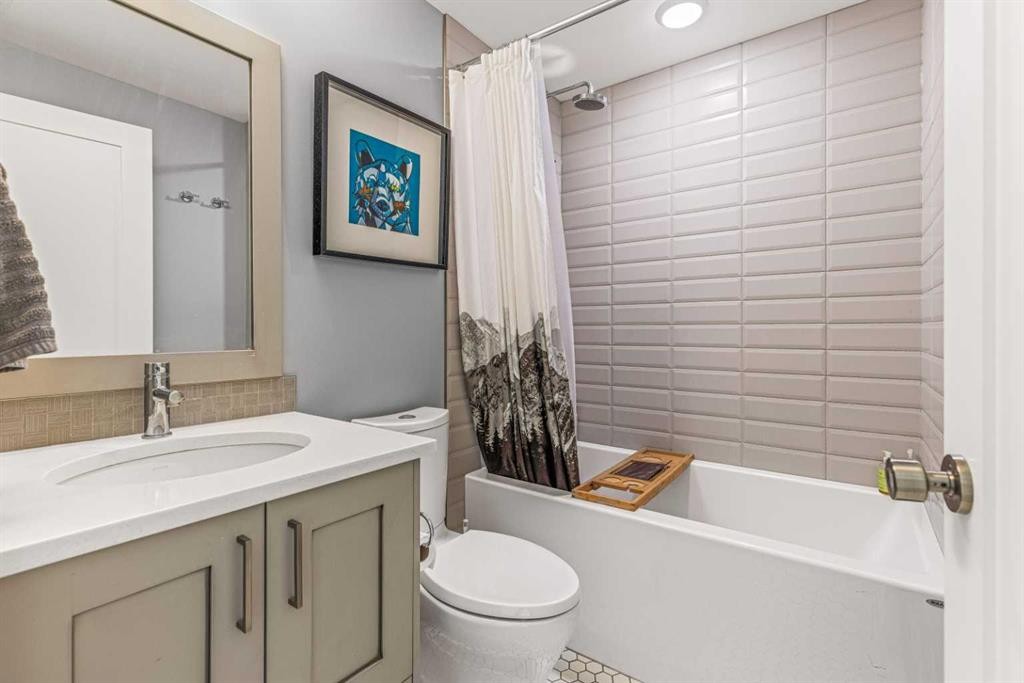 201G-1101 Three Sisters Parkway, Canmore, AB - Indoor Photo Showing Bathroom