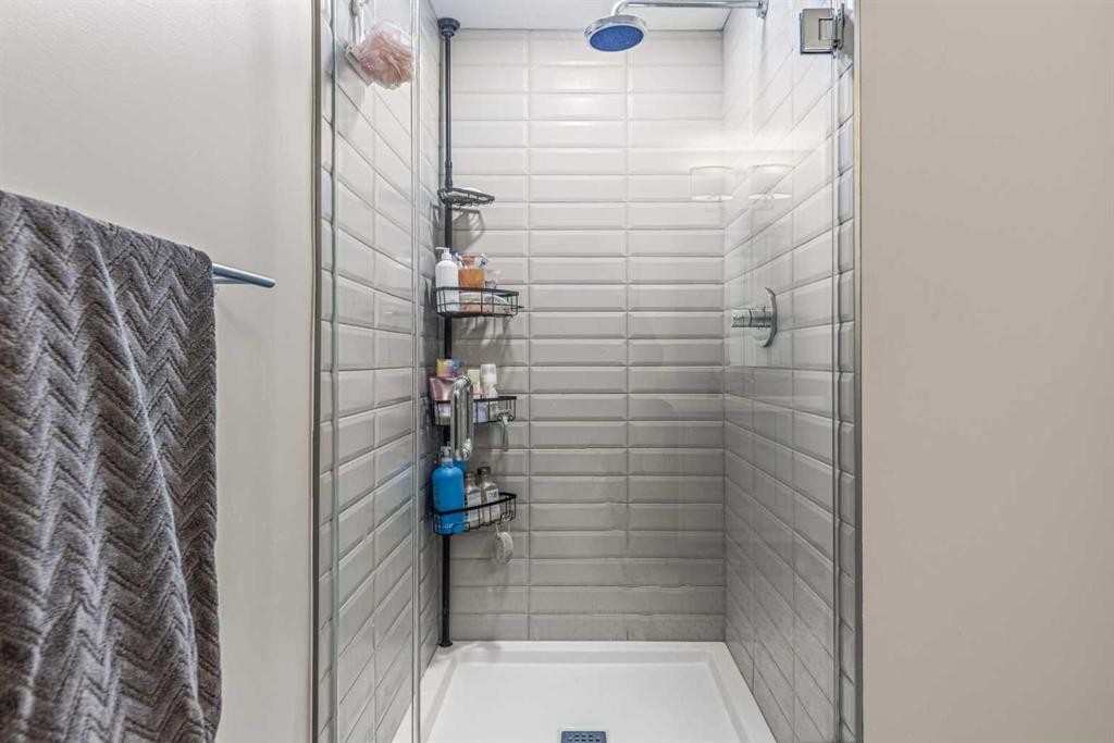 201G-1101 Three Sisters Parkway, Canmore, AB - Indoor Photo Showing Bathroom