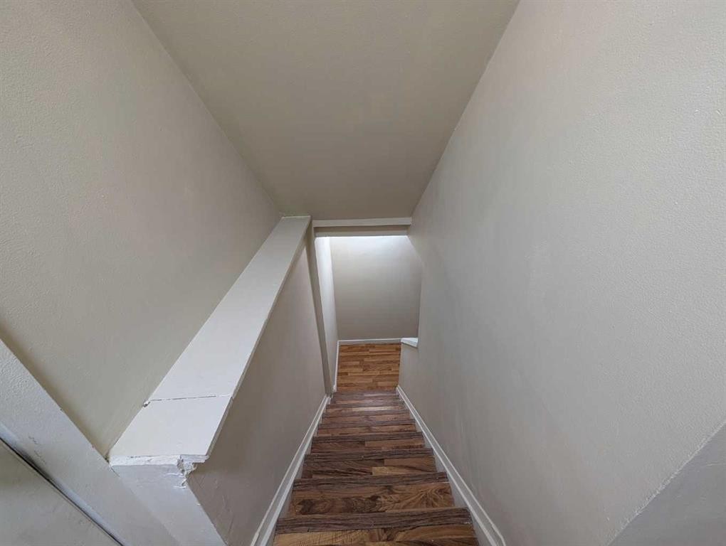 114 Castledale Way Ne, Calgary, AB - Indoor Photo Showing Other Room