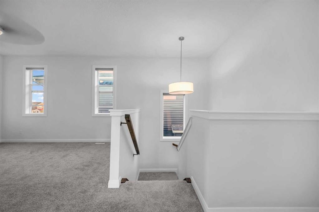 628 West Lakeview Drive, Chestermere, AB - Indoor Photo Showing Other Room