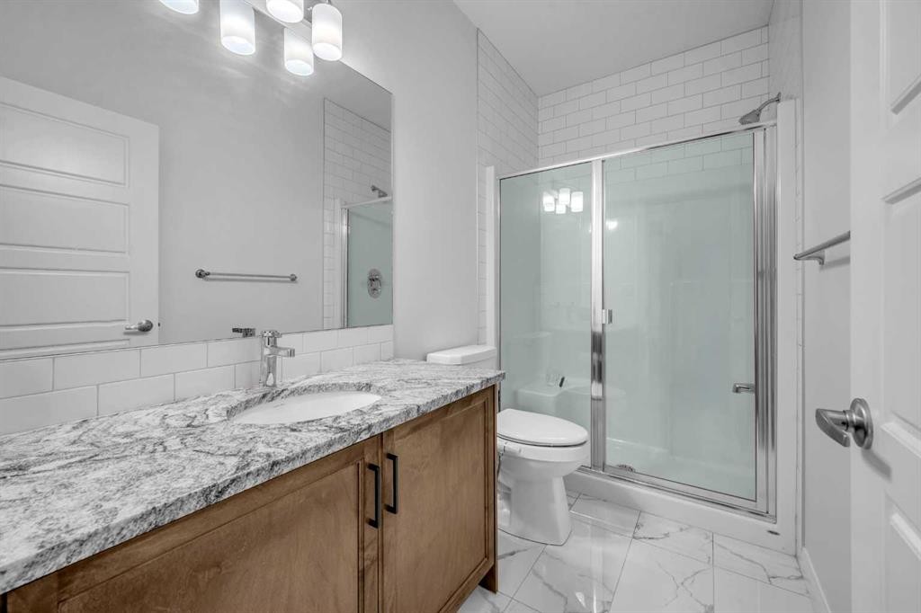 628 West Lakeview Drive, Chestermere, AB - Indoor Photo Showing Bathroom