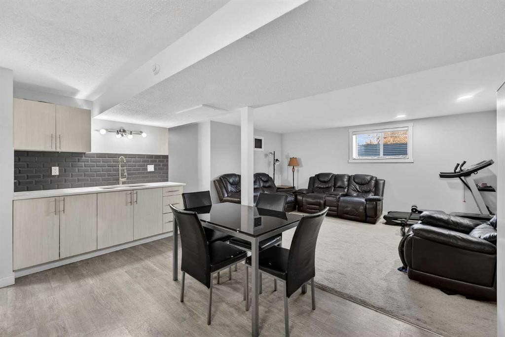 8 Malvern Crescent Ne, Calgary, AB - Indoor