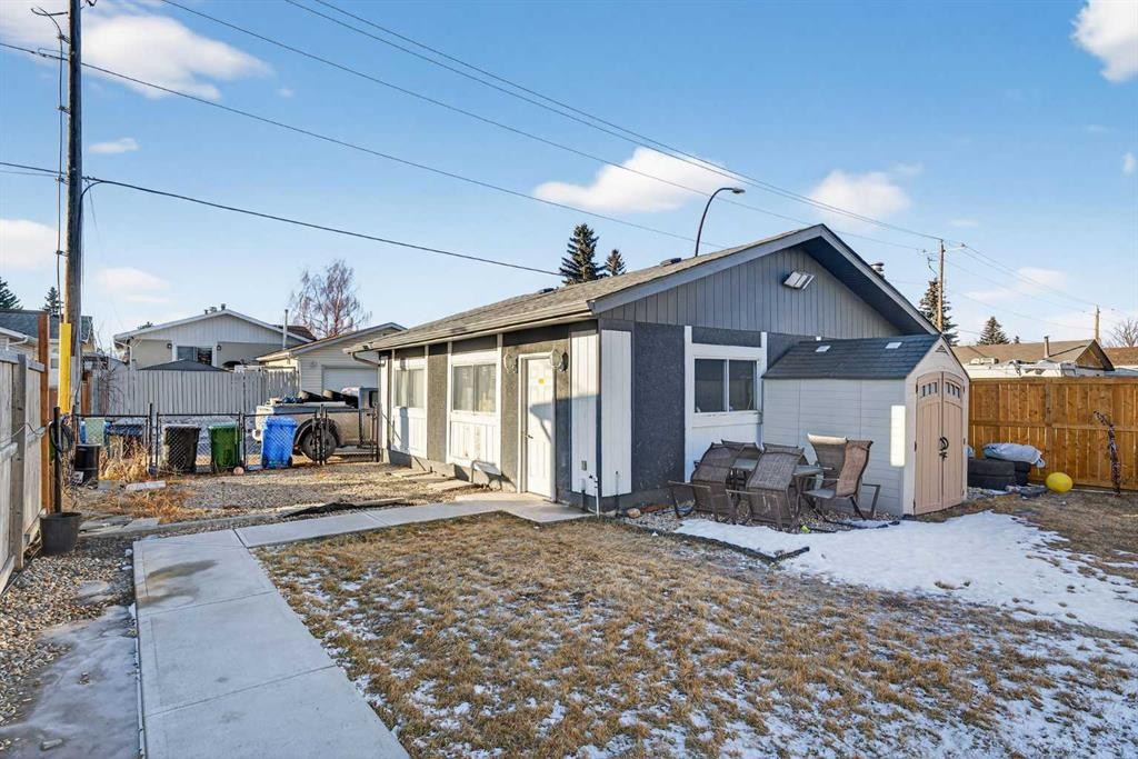 8 Malvern Crescent Ne, Calgary, AB - Outdoor