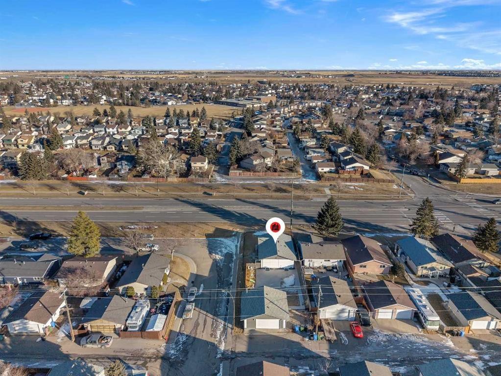 8 Malvern Crescent Ne, Calgary, AB - Outdoor With View