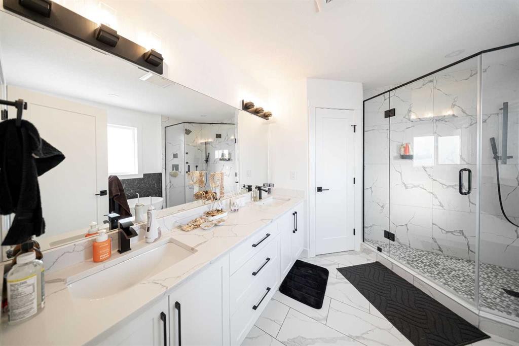 123 Saddlecrest Grove Ne, Calgary, AB - Indoor Photo Showing Bathroom