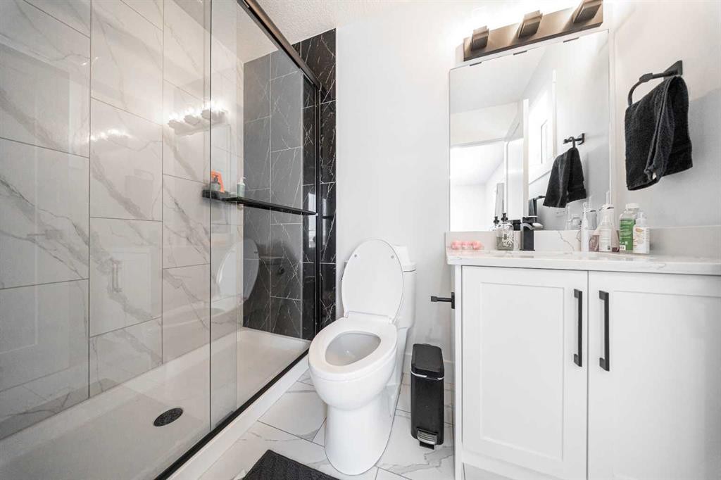 123 Saddlecrest Grove Ne, Calgary, AB - Indoor Photo Showing Bathroom