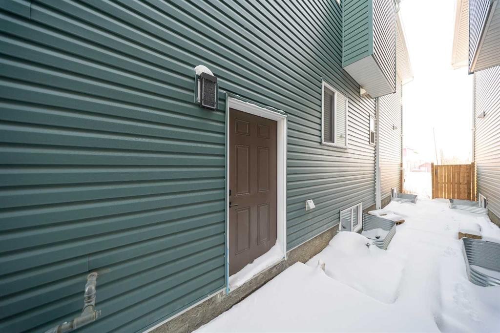 123 Saddlecrest Grove Ne, Calgary, AB - Outdoor With Exterior