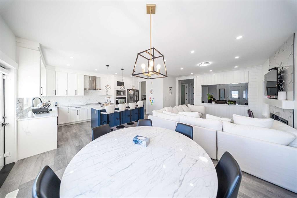 123 Saddlecrest Grove Ne, Calgary, AB - Indoor Photo Showing Other Room