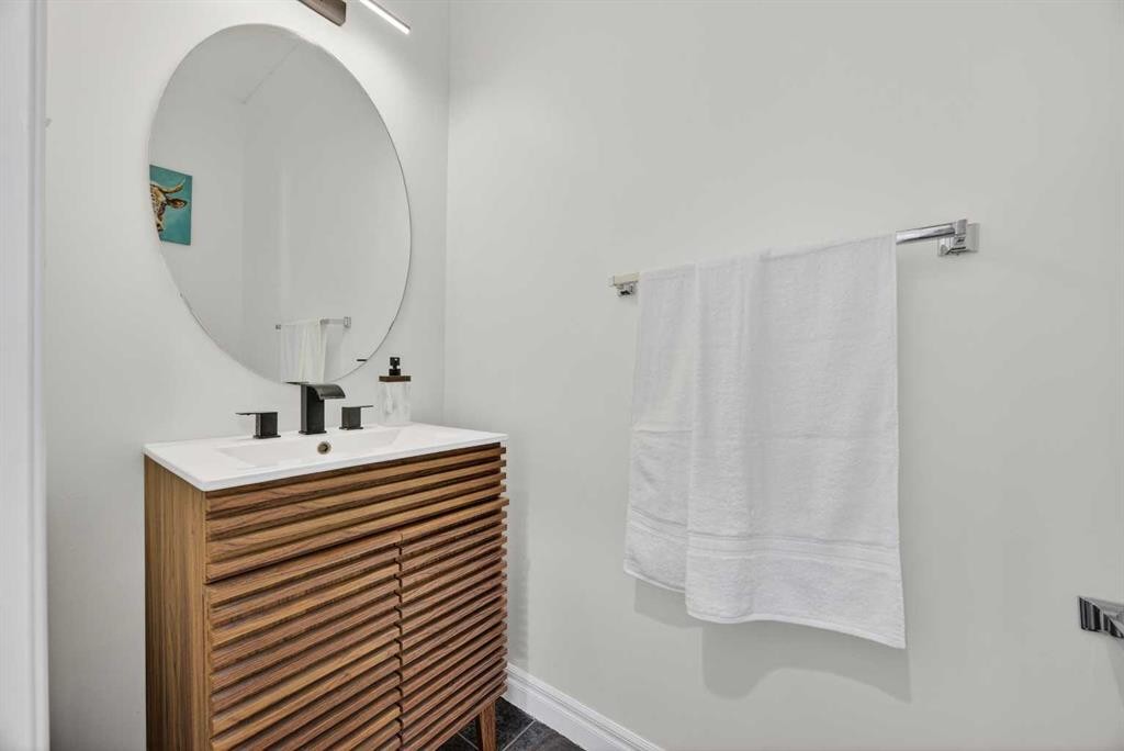 340 Prestwick Terrace Se, Calgary, AB - Indoor Photo Showing Bathroom