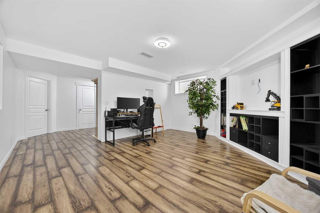 340 Prestwick Terrace Se, Calgary, AB - Indoor