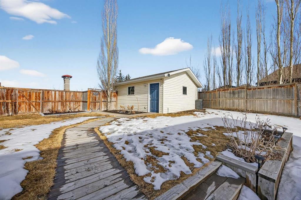 340 Prestwick Terrace Se, Calgary, AB - Outdoor
