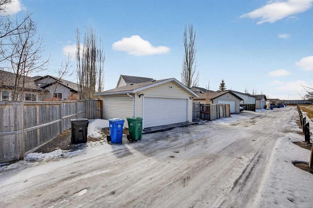 340 Prestwick Terrace Se, Calgary, AB - Outdoor