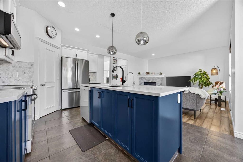 340 Prestwick Terrace Se, Calgary, AB - Indoor Photo Showing Kitchen With Upgraded Kitchen