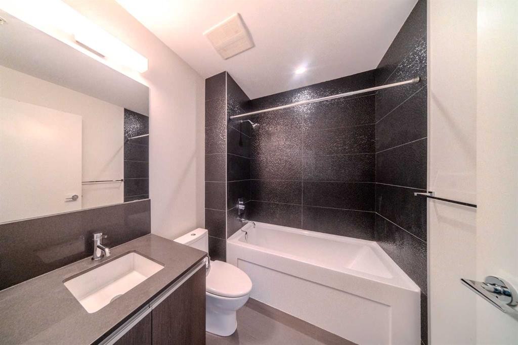 706-1188 3 Street Se, Calgary, AB - Indoor Photo Showing Bathroom