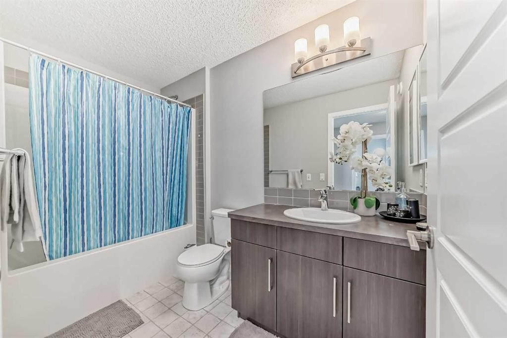 57 Cornerstone Manor Ne, Calgary, AB - Indoor Photo Showing Bathroom