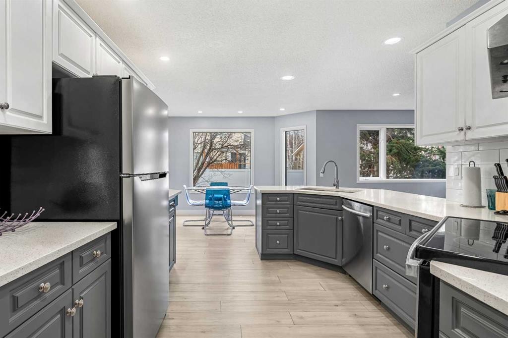 48 Douglas Park Boulevard Se, Calgary, AB - Indoor Photo Showing Kitchen