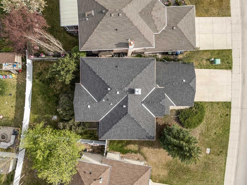 48 Douglas Park Boulevard Se, Calgary, AB - Outdoor