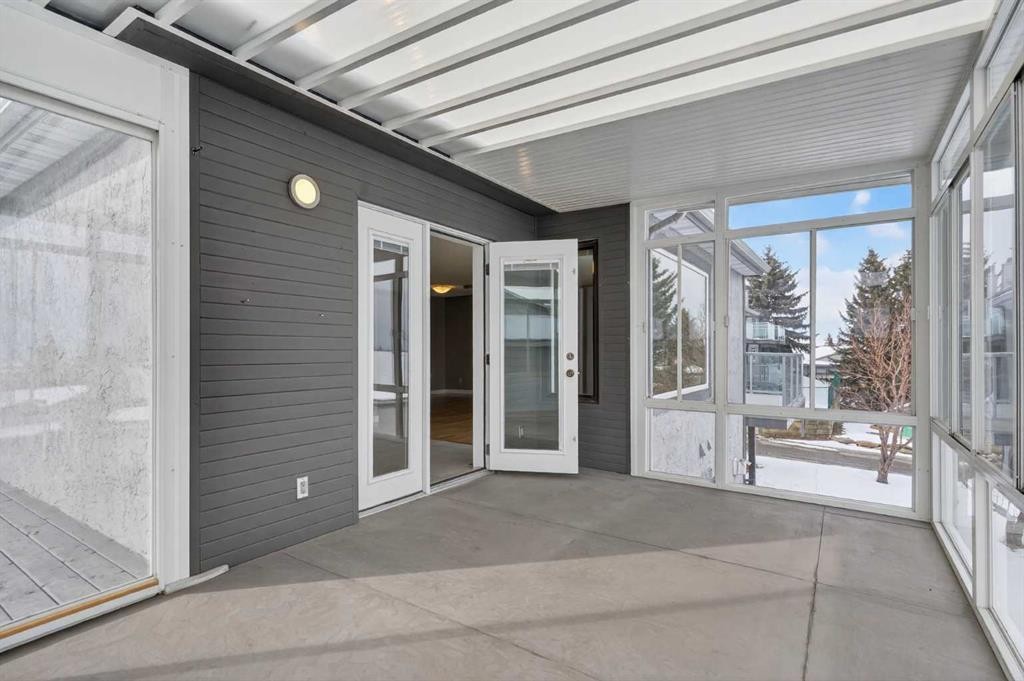 96 Norquay Heights Nw, Calgary, AB - Outdoor With Exterior
