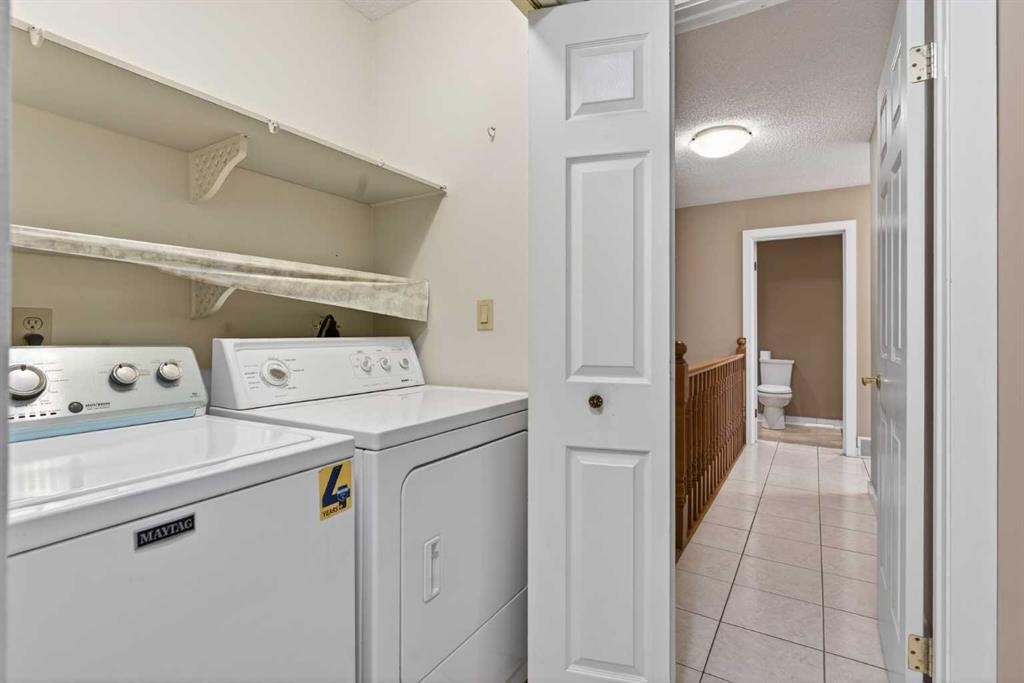 96 Norquay Heights Nw, Calgary, AB - Indoor Photo Showing Bathroom