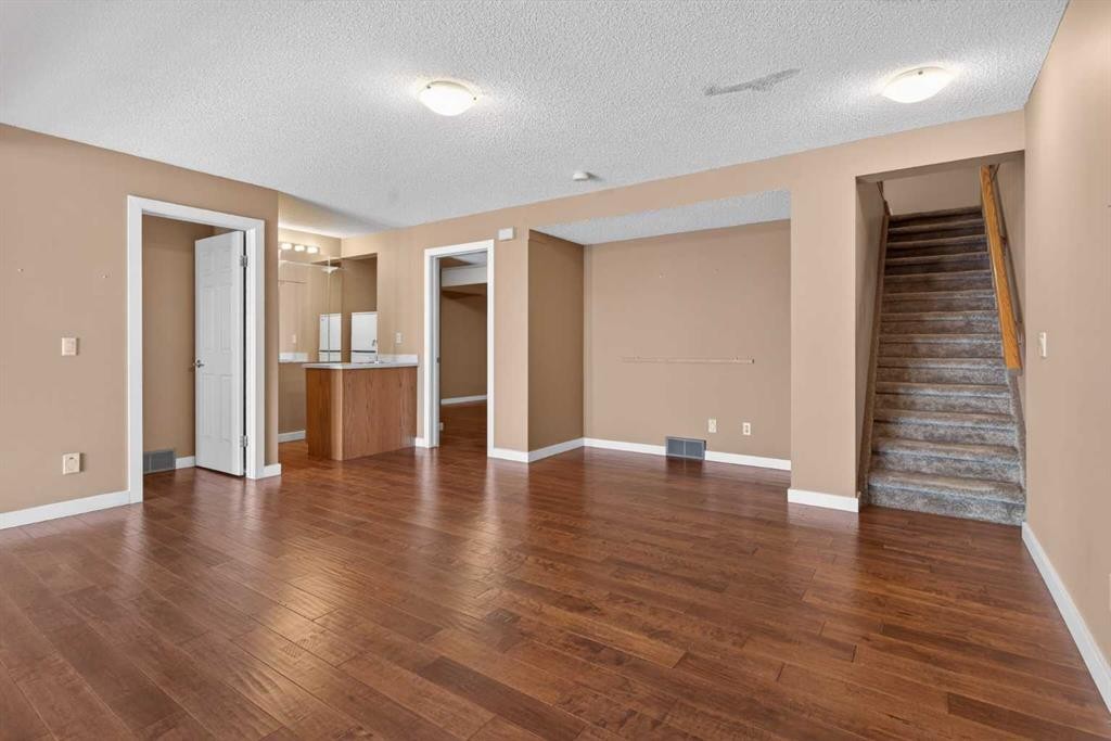 96 Norquay Heights Nw, Calgary, AB - Indoor Photo Showing Laundry Room