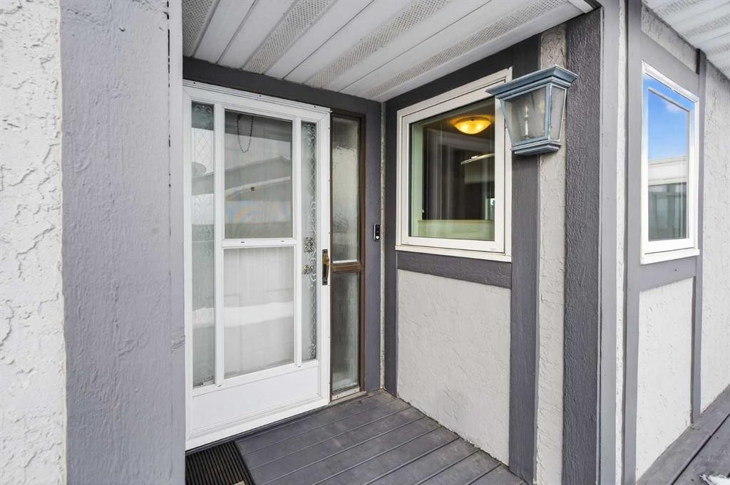 96 Norquay Heights Nw, Calgary, AB - Outdoor With Exterior