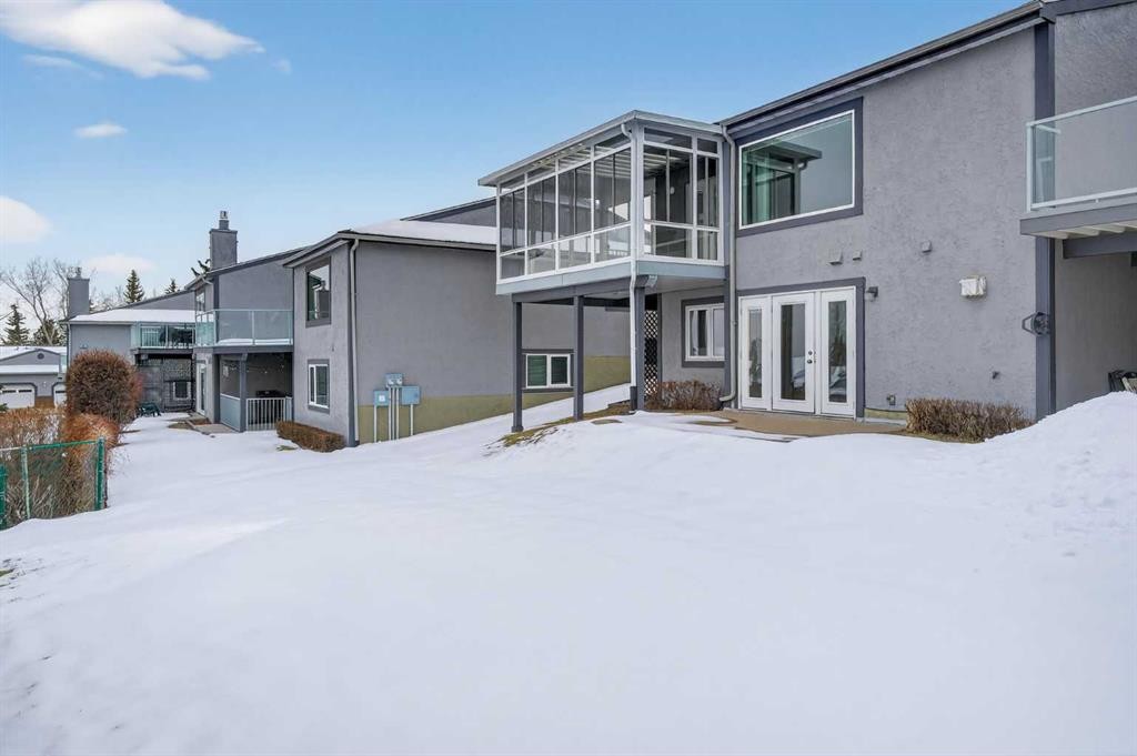 96 Norquay Heights Nw, Calgary, AB - Indoor With Storage